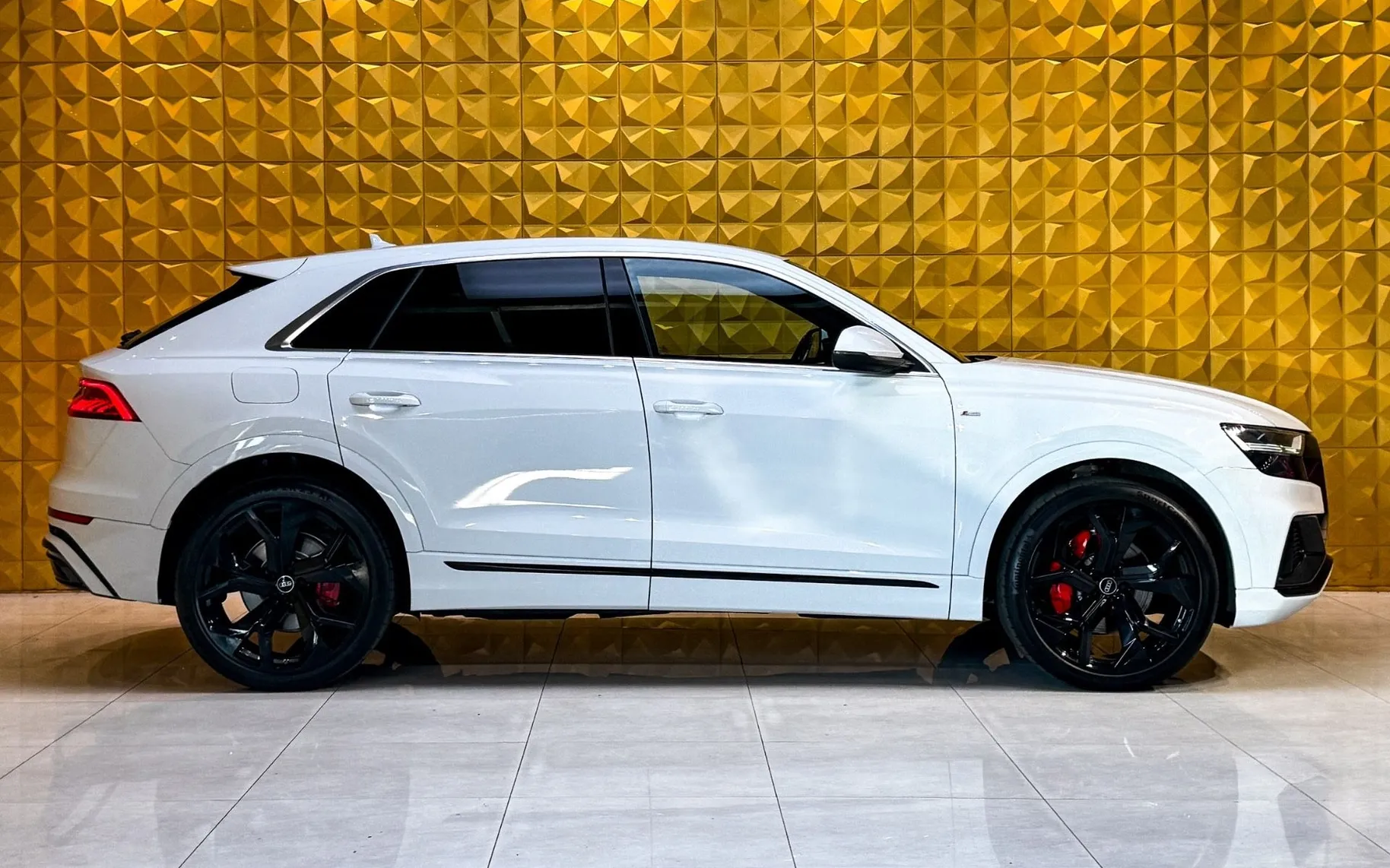 Notranja slika - Audi Q8 - quattro 50 TDI S-Line Aut. ZRAČNO-LED-DIGITAL - 12