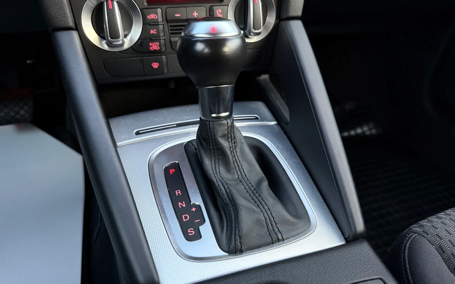 Zunanja slika - Audi A3 - Ambiente 2.0 TDI S-tronic F1 2.LASTNIK ALU 16. - 10