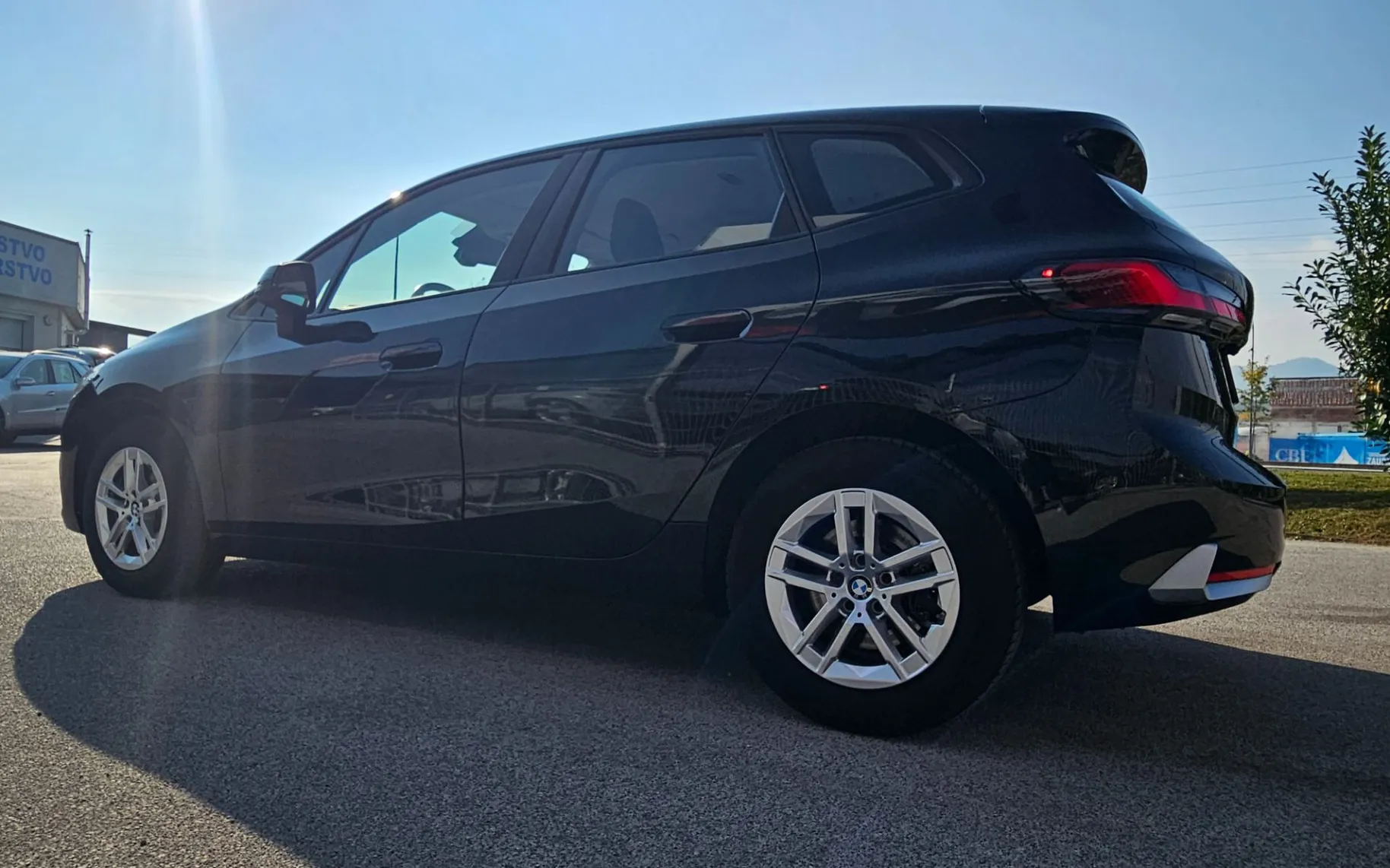 Zunanja slika - BMW Serija 2 - 220i Active Tourer Avt.,KAMERA,KLJUKA,.. - 5