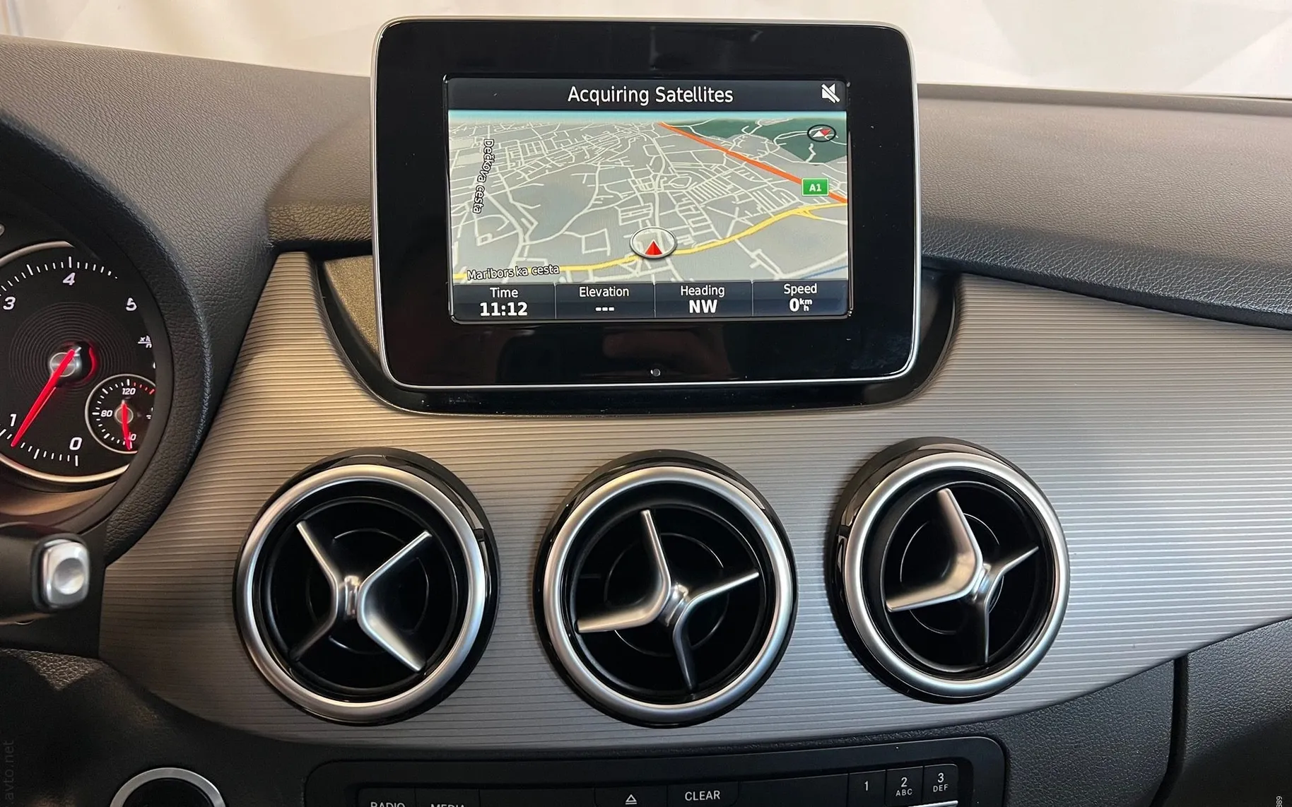 Notranja slika - Mercedes-Benz B-Razred - 200 d-AVTOMATIK-SPORT-LED-KAMERA-NAVI-TEMPOMAT - 10