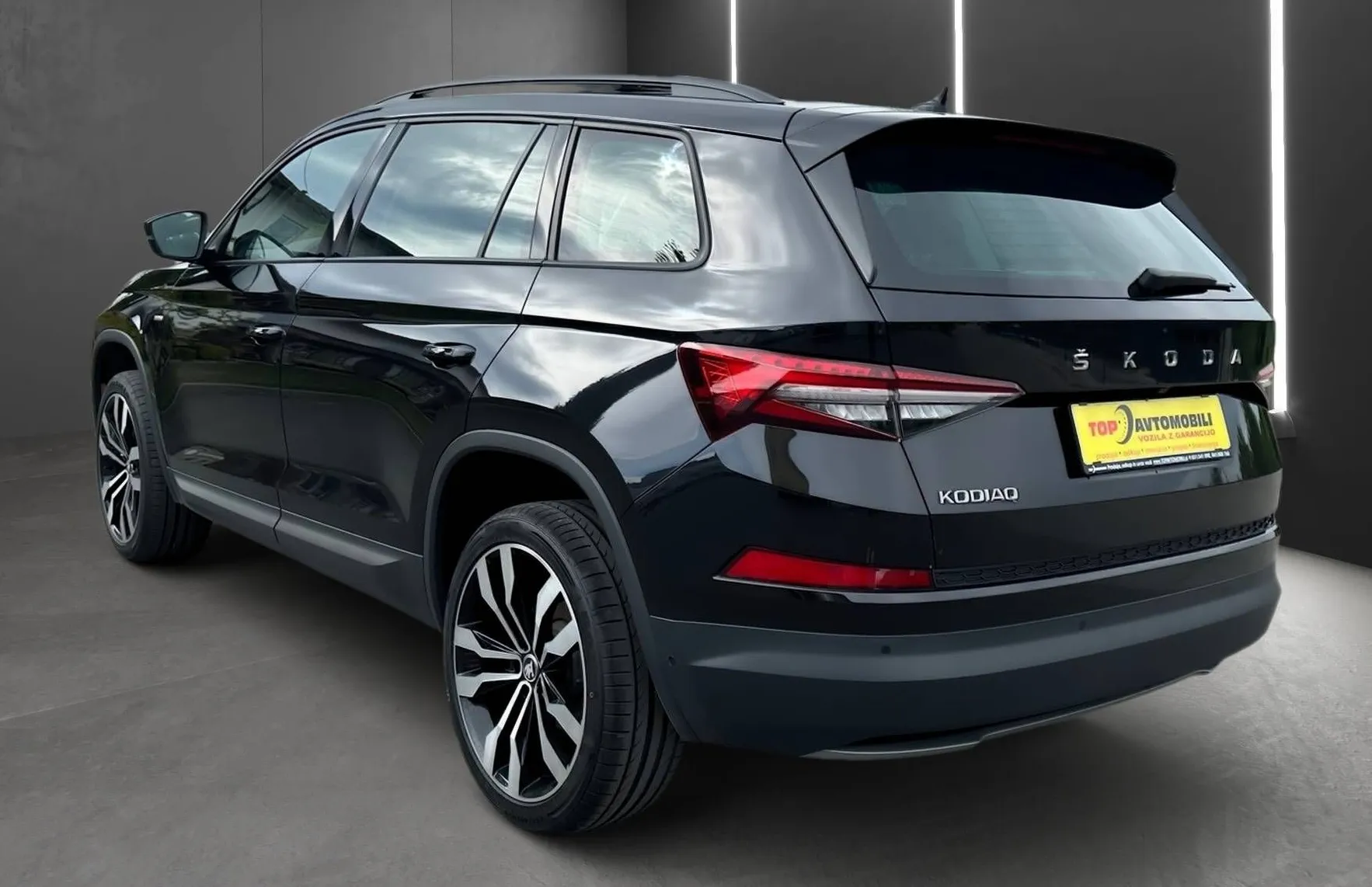 Zunanja slika - Škoda Kodiaq - 2.0 TDI PANORAMA MATRIX RADAR KAM VIRTUAL NAVI - 5