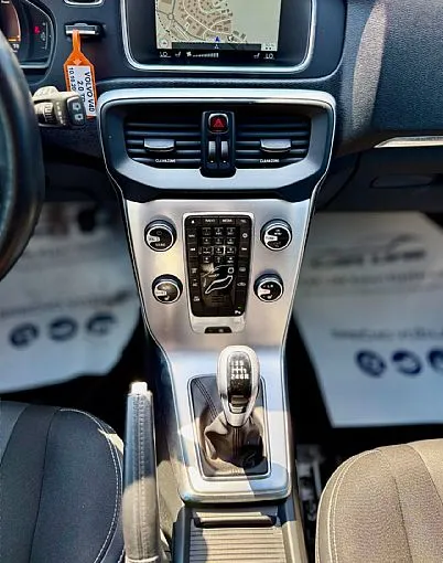 Zunanja slika - Volvo V40 - D2 Business | LED | Navi. | Tempo. | Park senzor | - 10