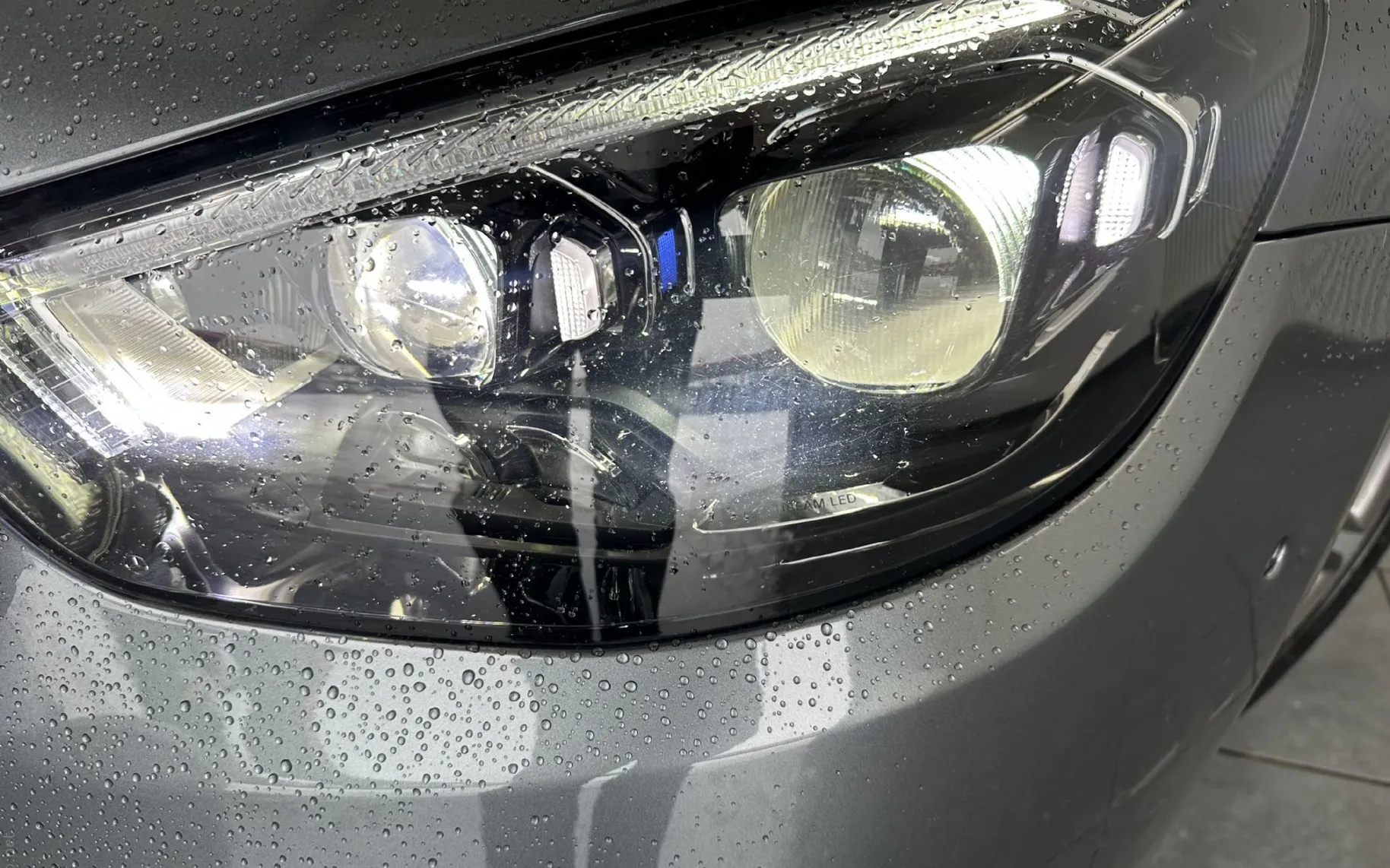 Zunanja slika - Mercedes-Benz E-Razred - E 400 d 4MATIC.KAMERA.USNJE.ACC.ZRAČ.VZMETENJE.LE - 3