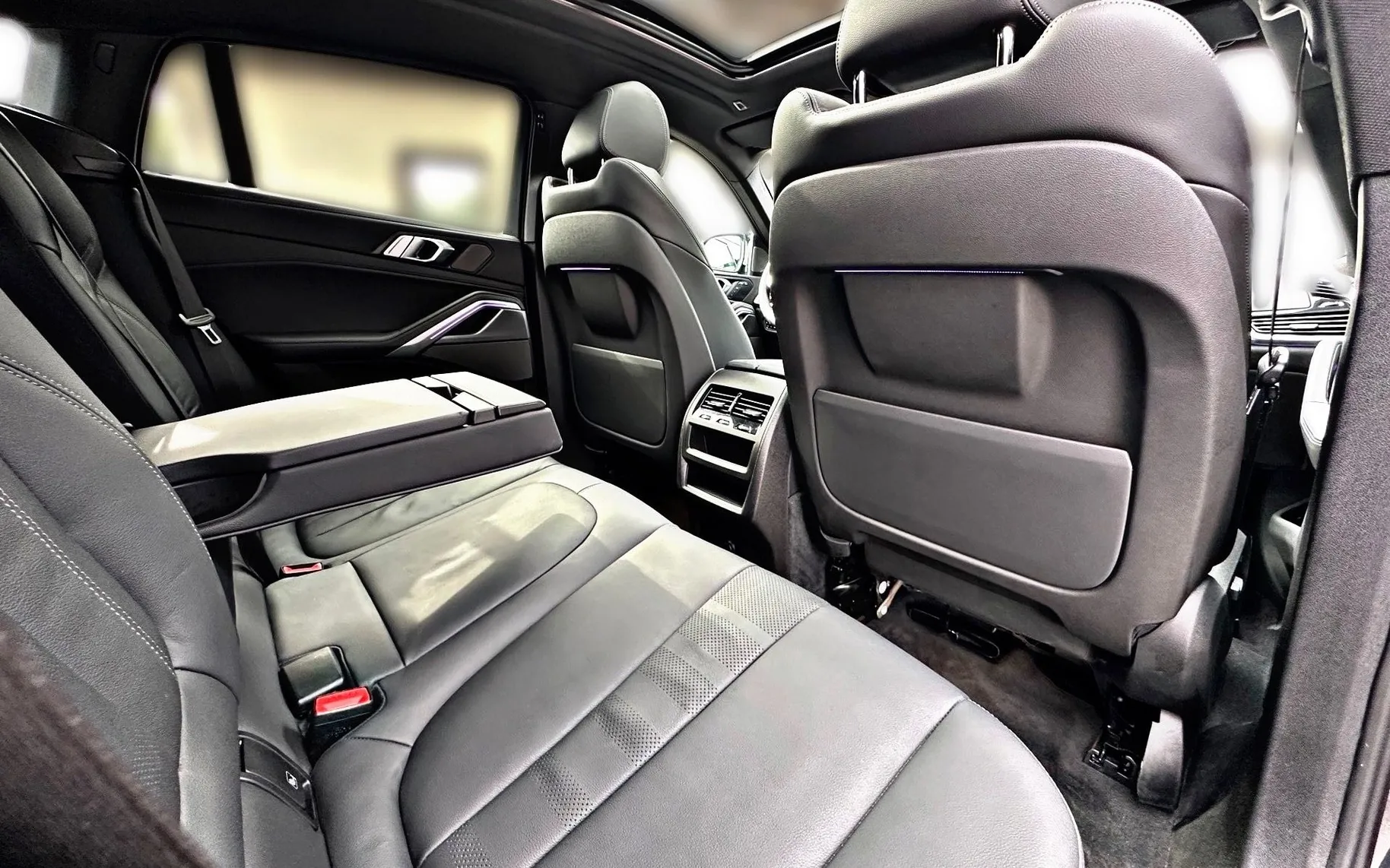 Notranja slika - BMW serija X6: - xDrive 40i+M PAKET+PANO+22COL+ICONIC GLOW... - 9
