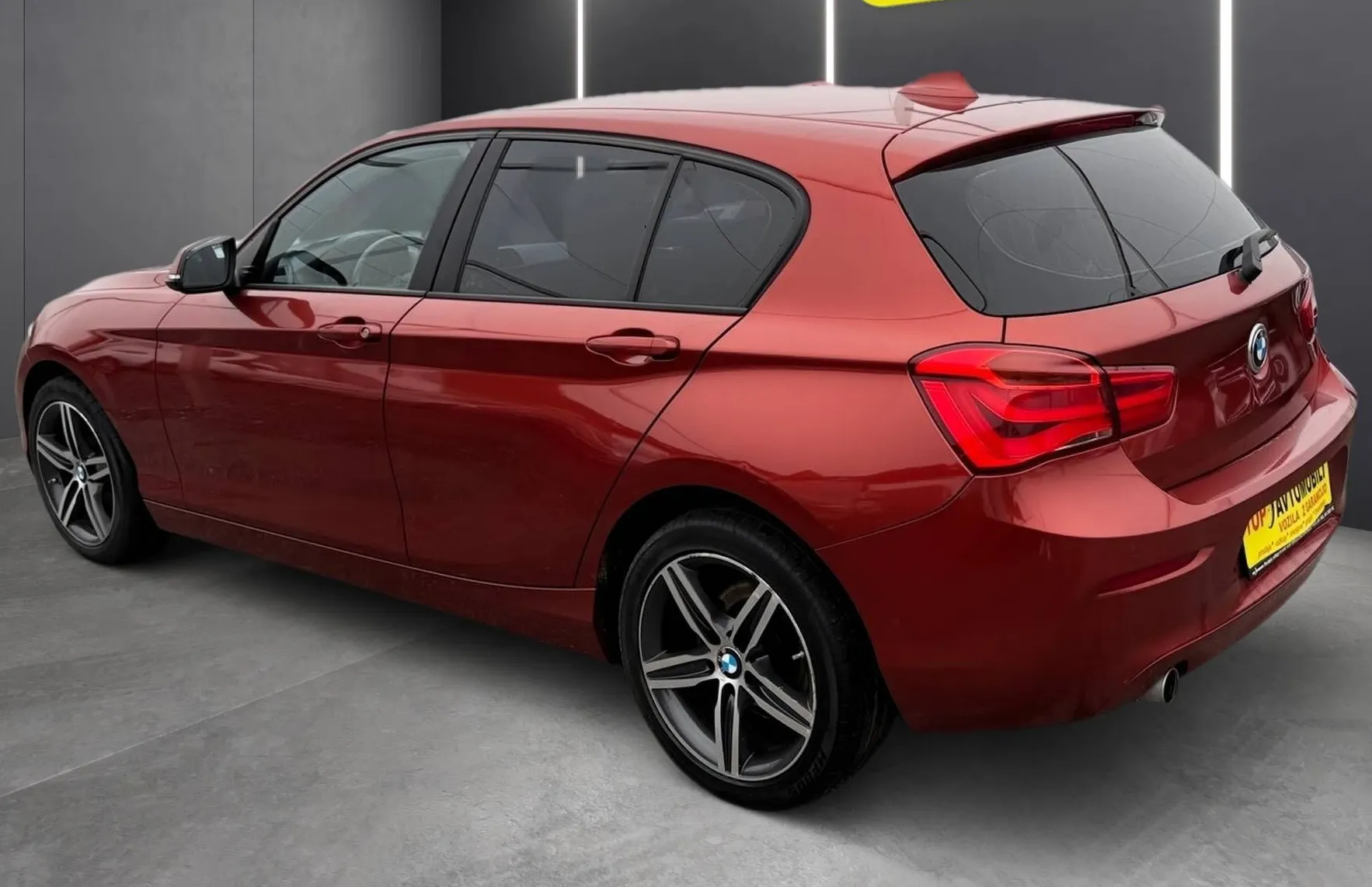 Zunanja slika - BMW Serija 1 - : 118d xDrive LED PDC NAVI TEMPOMAT TOP... - 4