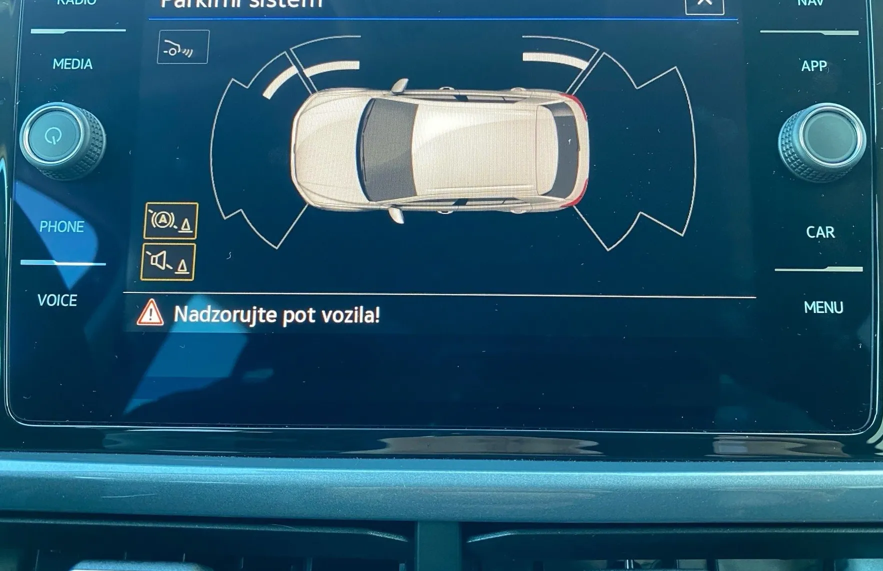 Zunanja slika - VW T-Roc - 1.5 TSI DSG Style Navigacija kamera zim. paket - 14