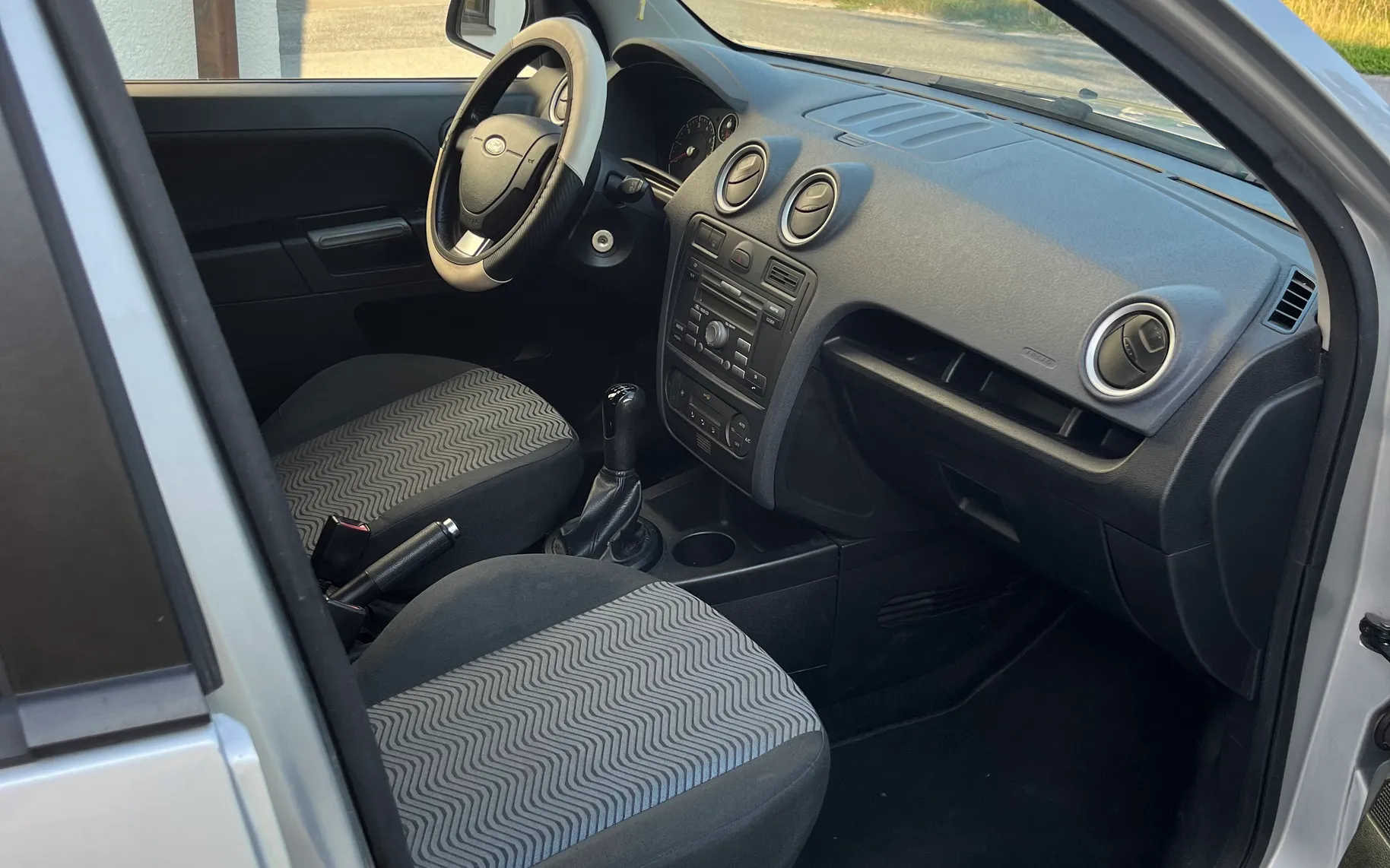 Notranja slika - Ford Fusion - Style 1,6 16V - 4