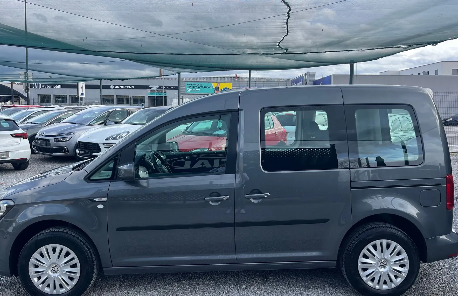 Zunanja slika - VW Caddy - 2.0 TDI 2X DRSNA-PDC-TEMPO.-SLO-OPRAVLJEN SERVIS - 4