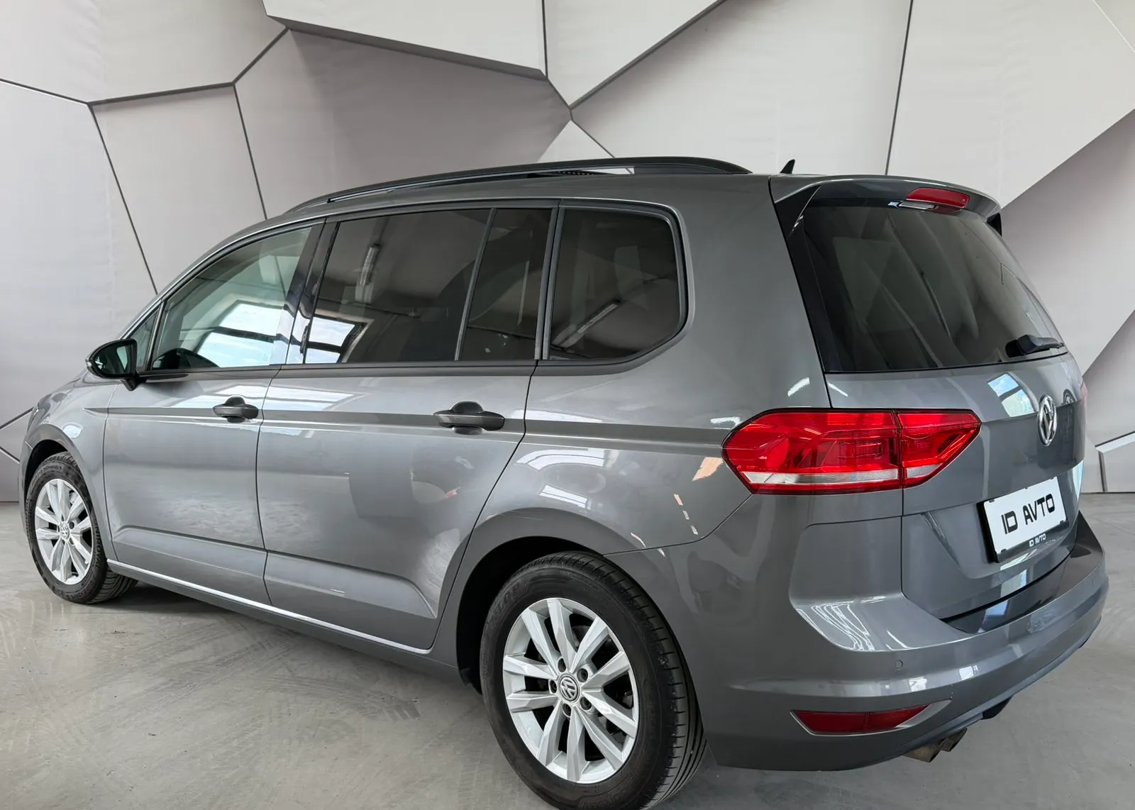 Zunanja slika - VW Touran - 2,0 TDI BMT Highline - 4