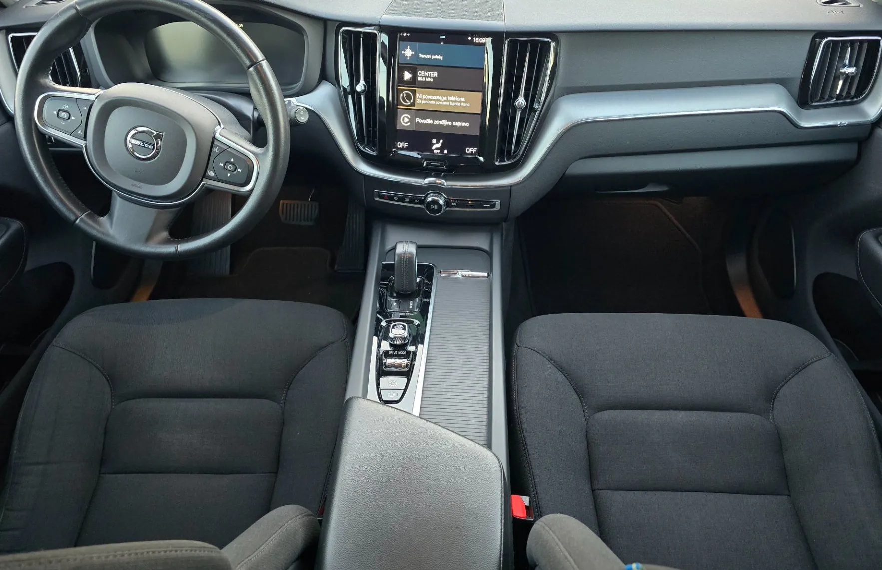 Zunanja slika - Volvo XC60 - B4P Momentum Aut - 14