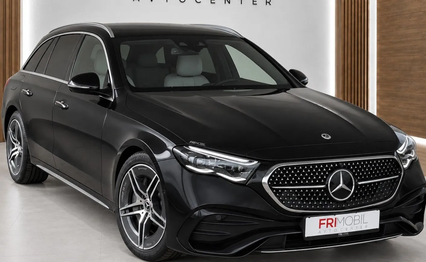 Zunanja slika - Mercedes-Benz E-Razred - E 220d 4MATIC AMG Line•AIR•KAM360•AMBIENT•MEMORY• - 2