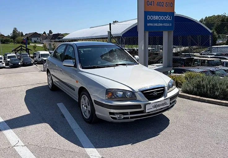 Zunanja slika - Hyundai Elantra - 2.0 CVVT GLS Top-K LEPO OHRANJENO VOZILO - 3
