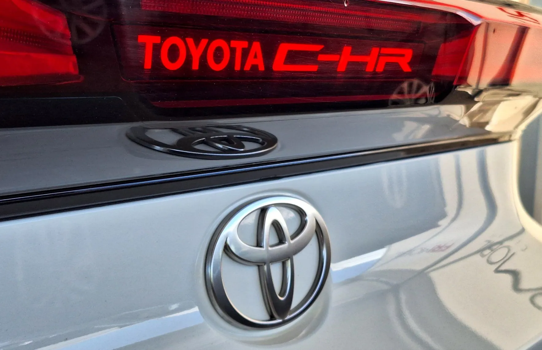 Zunanja slika - Toyota C-HR - Hybrid 1.8 C-LUB Tech Avt. - 8
