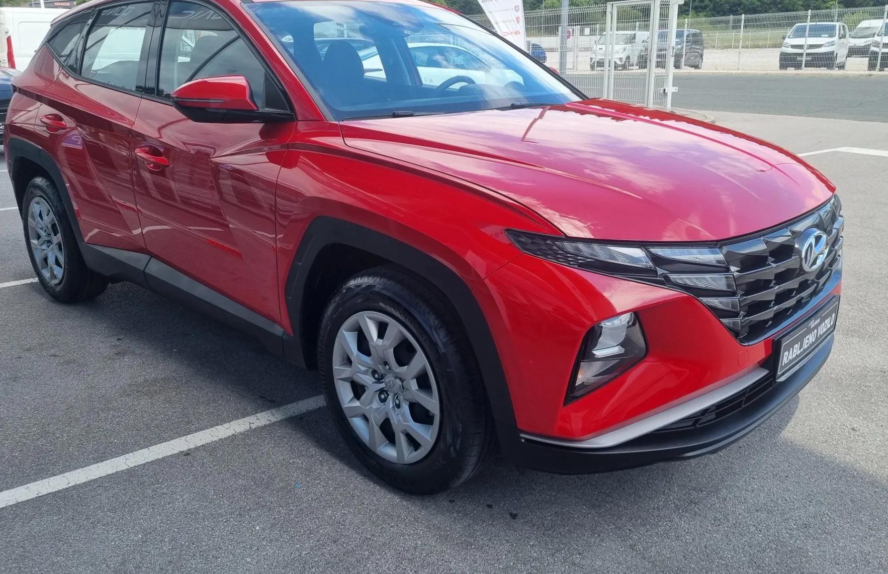 Zunanja slika - Hyundai Tucson - 1.6 TGDi SLOVENSKI + 1. LASTNIK + POTRJENA KNJIGA - 4