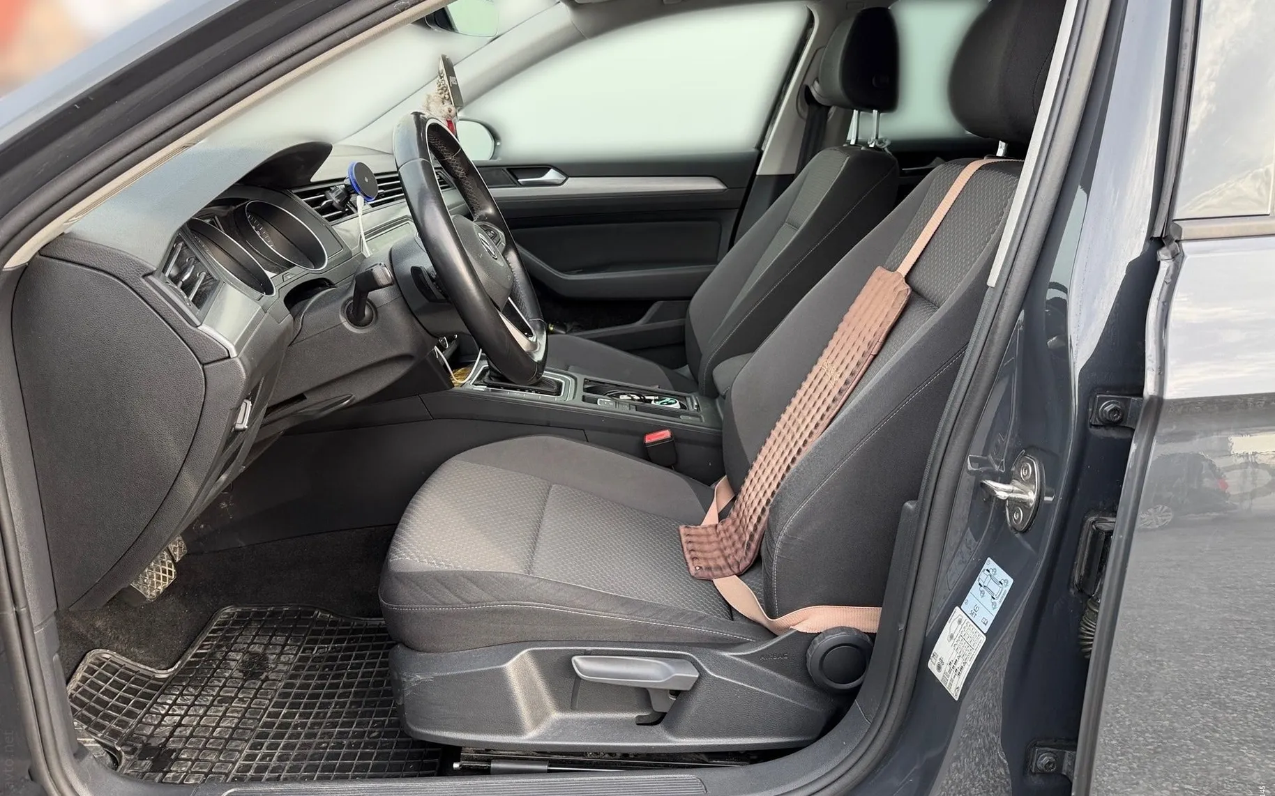 Notranja slika - Volkswagen Passat Variant - 2.0 TDI  Business DSG Kamera - LED - Navi - 8