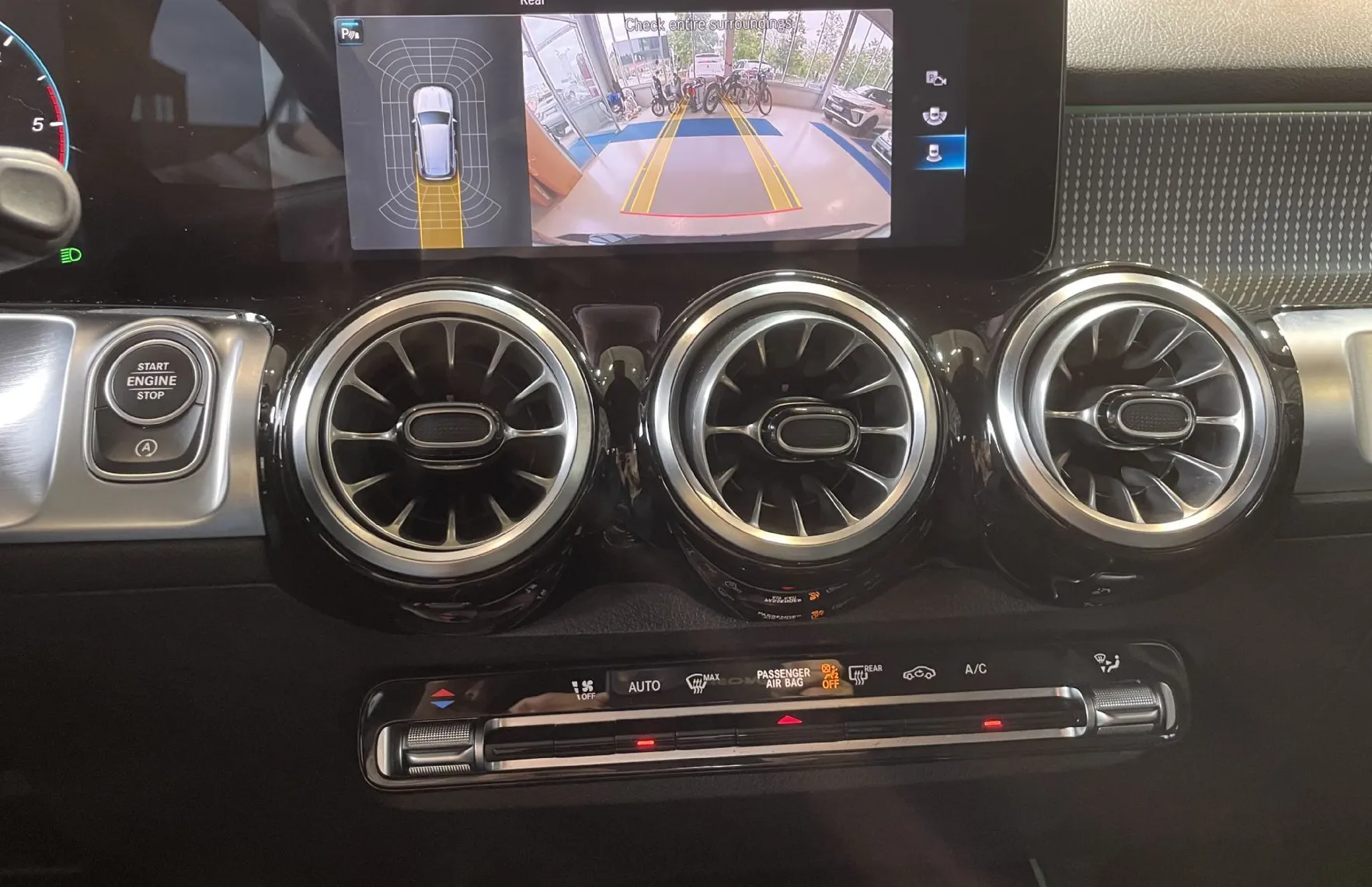 Zunanja slika - Mercedes-Benz GLB-Razred - NAVIGACIJA-TEMPOMAT-VIRTUAL-KAMERA-LED - 13