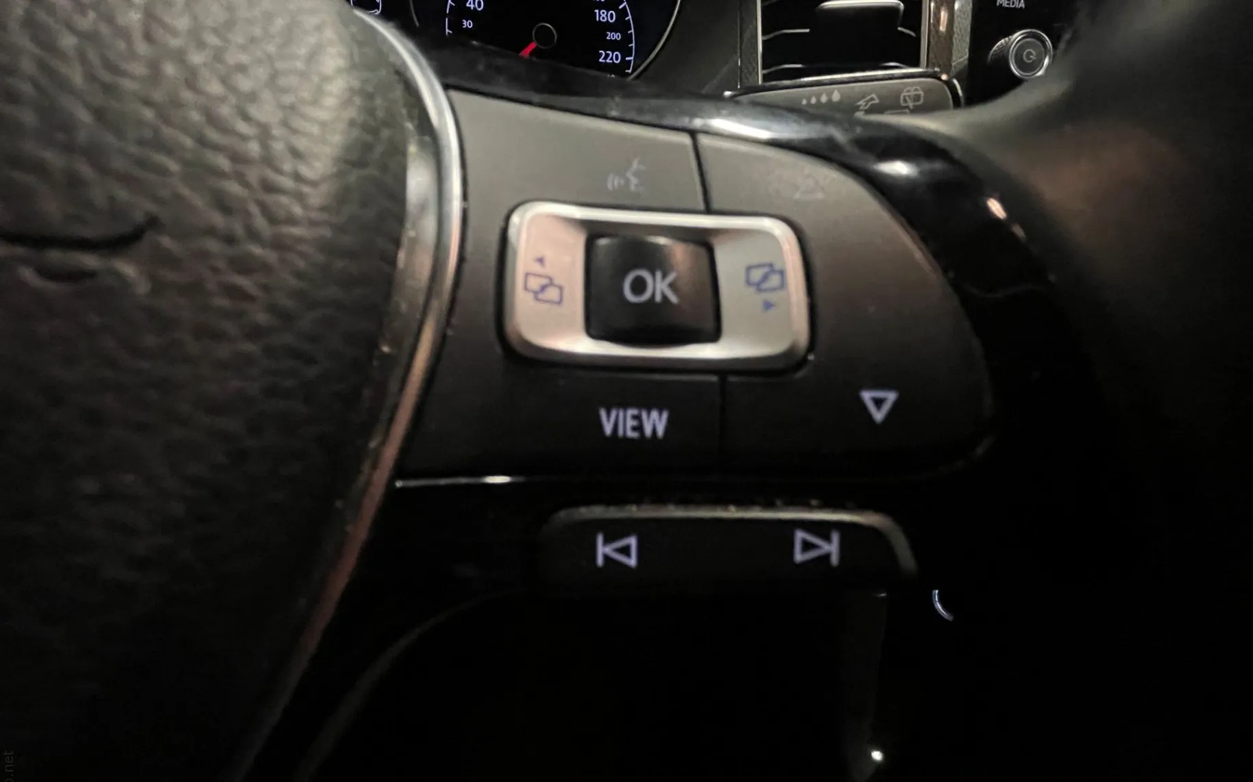 Zunanja slika - Volkswagen Golf - 1.5 TSI ACT Comfortline NAVI.2XPDC.OGR.SEDEŽ - 8