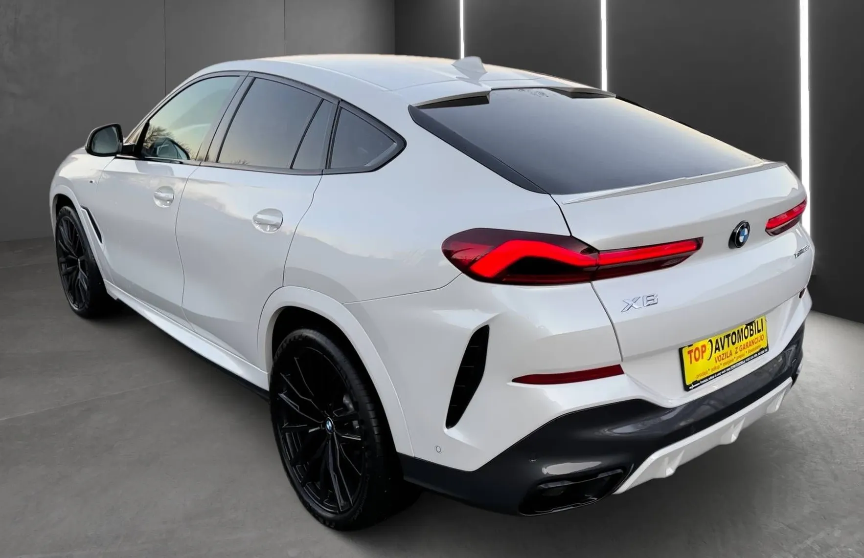 Zunanja slika - BMW X6 - serija : xDrive30d M PAKET ADAPTIVNO NAVI PDC 360KAMERA T.. - 4