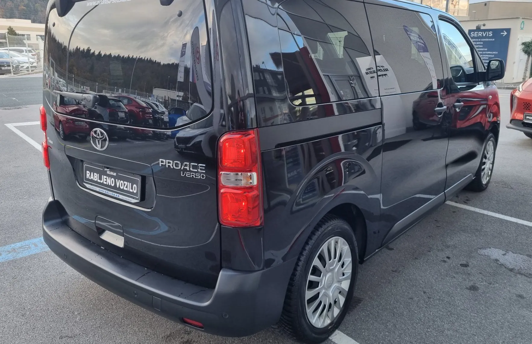 Zunanja slika - Toyota Proace - Verso 2.0d L1 - Avtomatik - 9 SEDEŽEV - SAMO 8.452km - 8