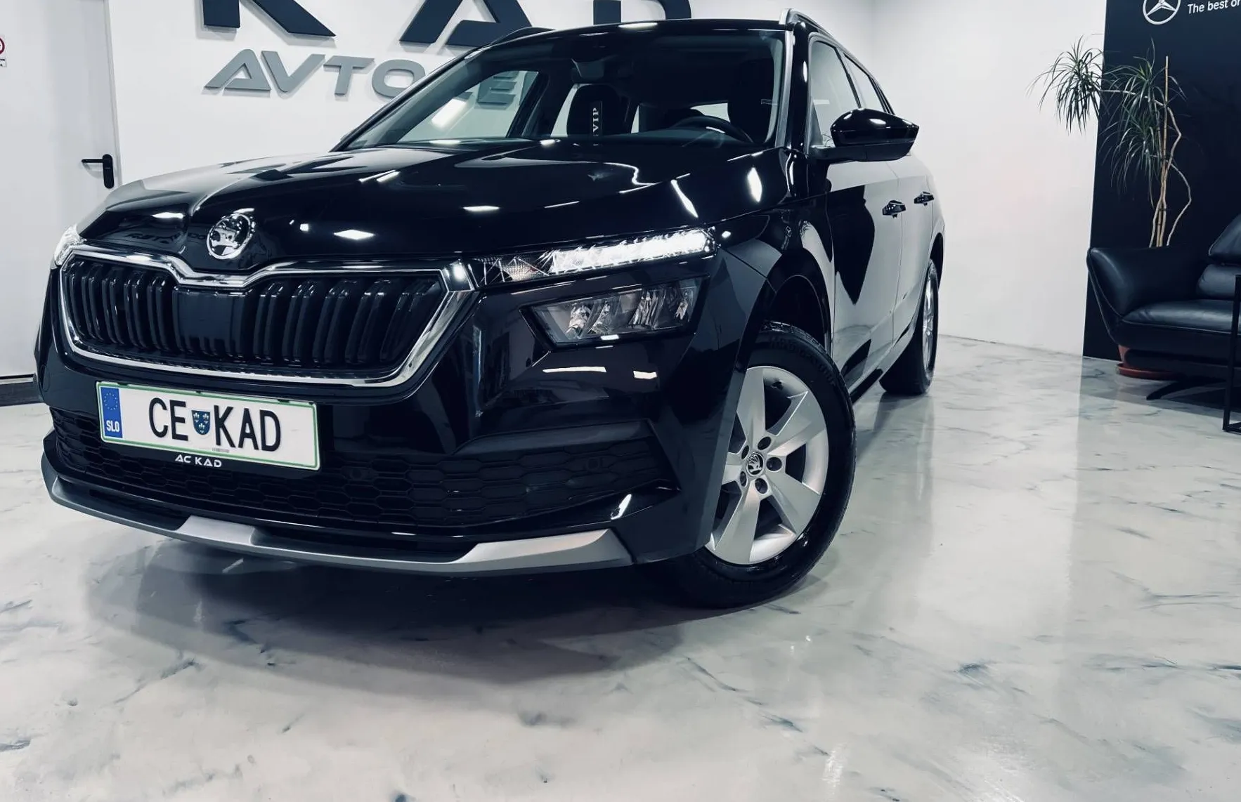 Zunanja slika - Škoda Kamiq - Active 1.0 TSI-SAMO 56000KM-LED-PDC-GRETJE SEDEŽ - 1