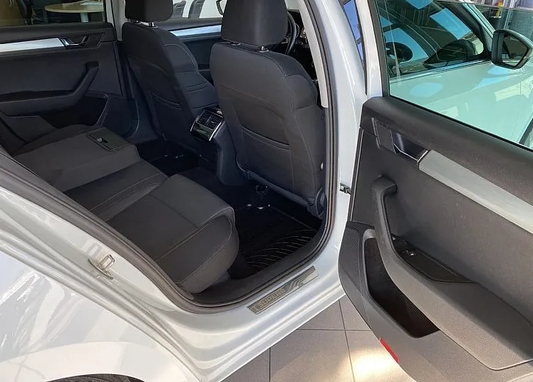 Zunanja slika - Škoda Superb - 2.0 TDI Ambition DSG 110 kW TOP AVTO - 8