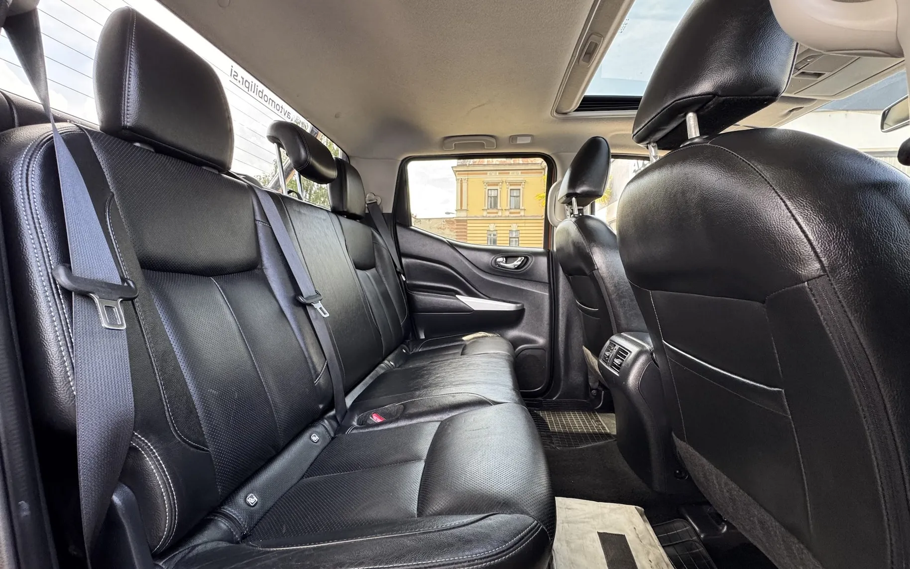 Zunanja slika - Nissan Navara - Tekna 2.3DCI AVT. 4x4 DK - SLO POREKLO - 97.000 km - 11