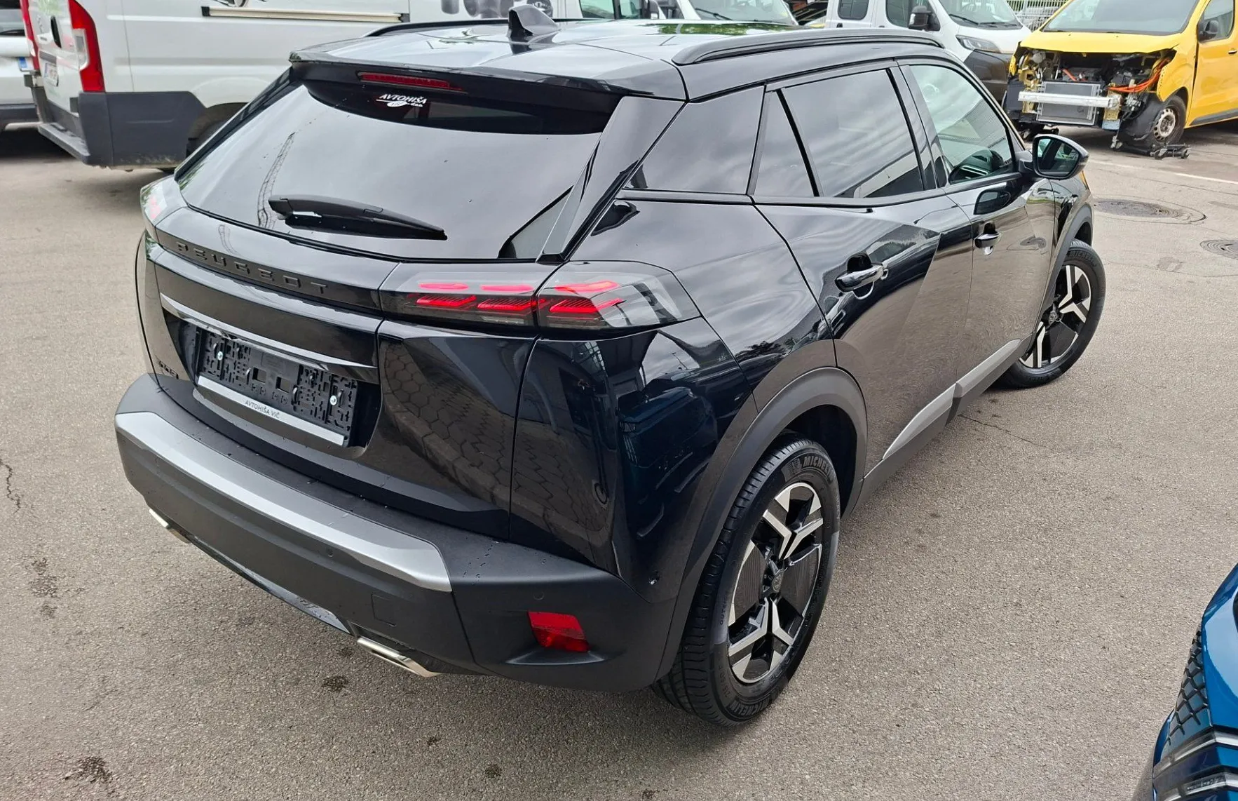 Zunanja slika - Peugeot 2008 - 1.2 130 S S Allure Avt. + KAMERE - 3