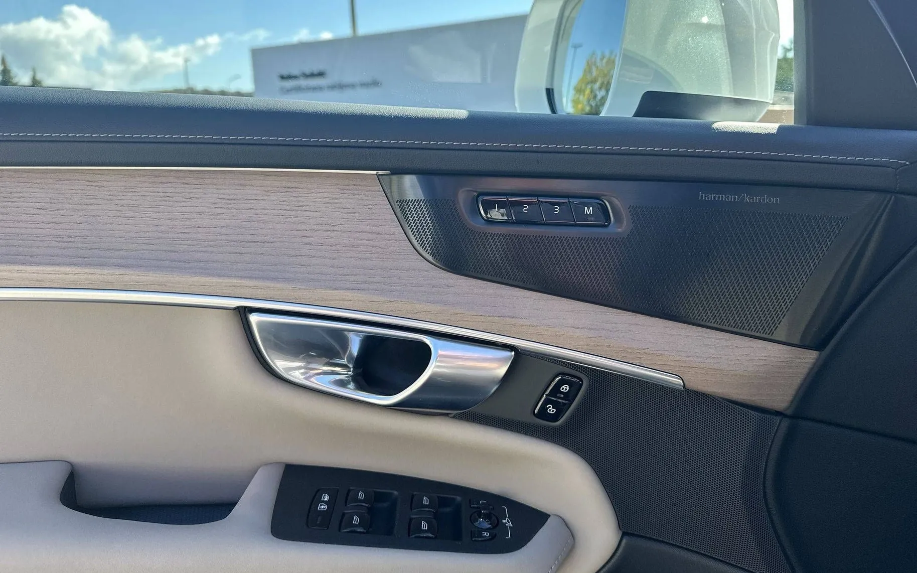 Notranja slika - Volvo XC90 - B5 AWD Plus Bright Avt. 7 sedežev - 13