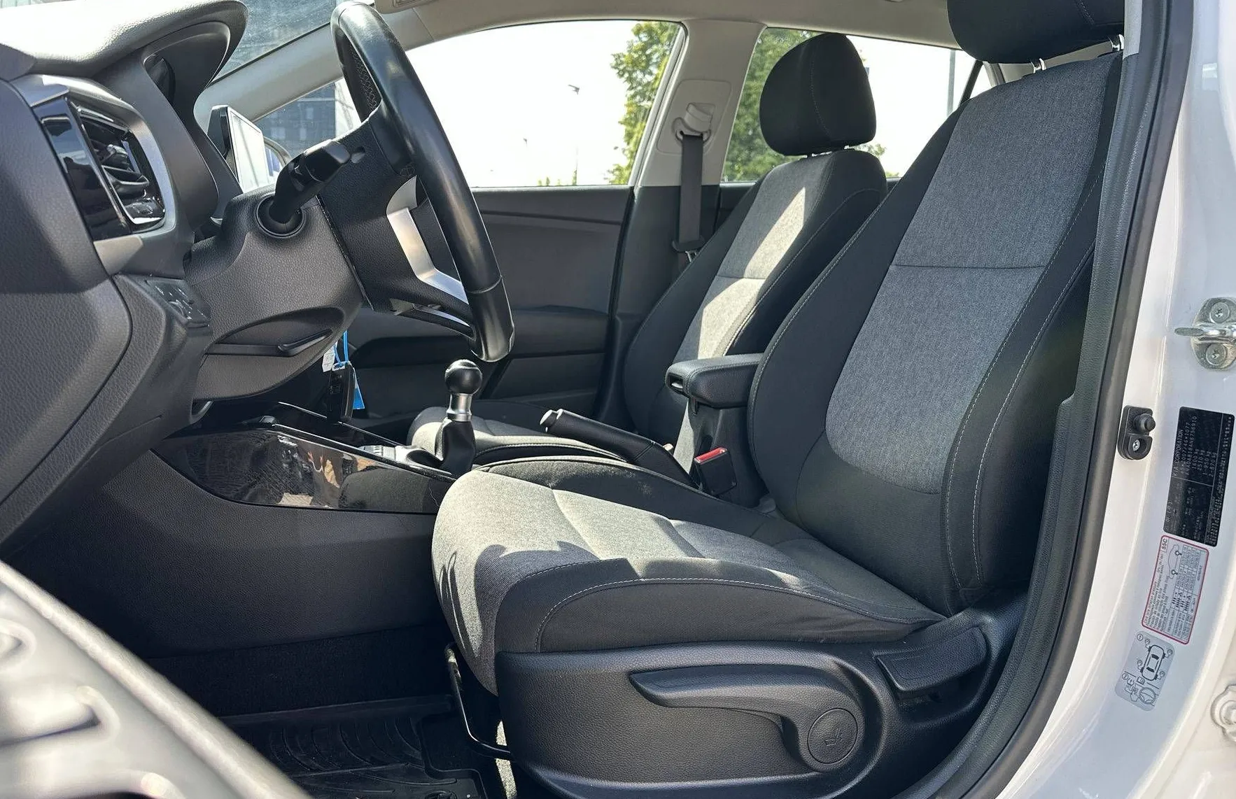 Zunanja slika - KIA Stonic - 1.2 DPI LX Urban ISG - 10