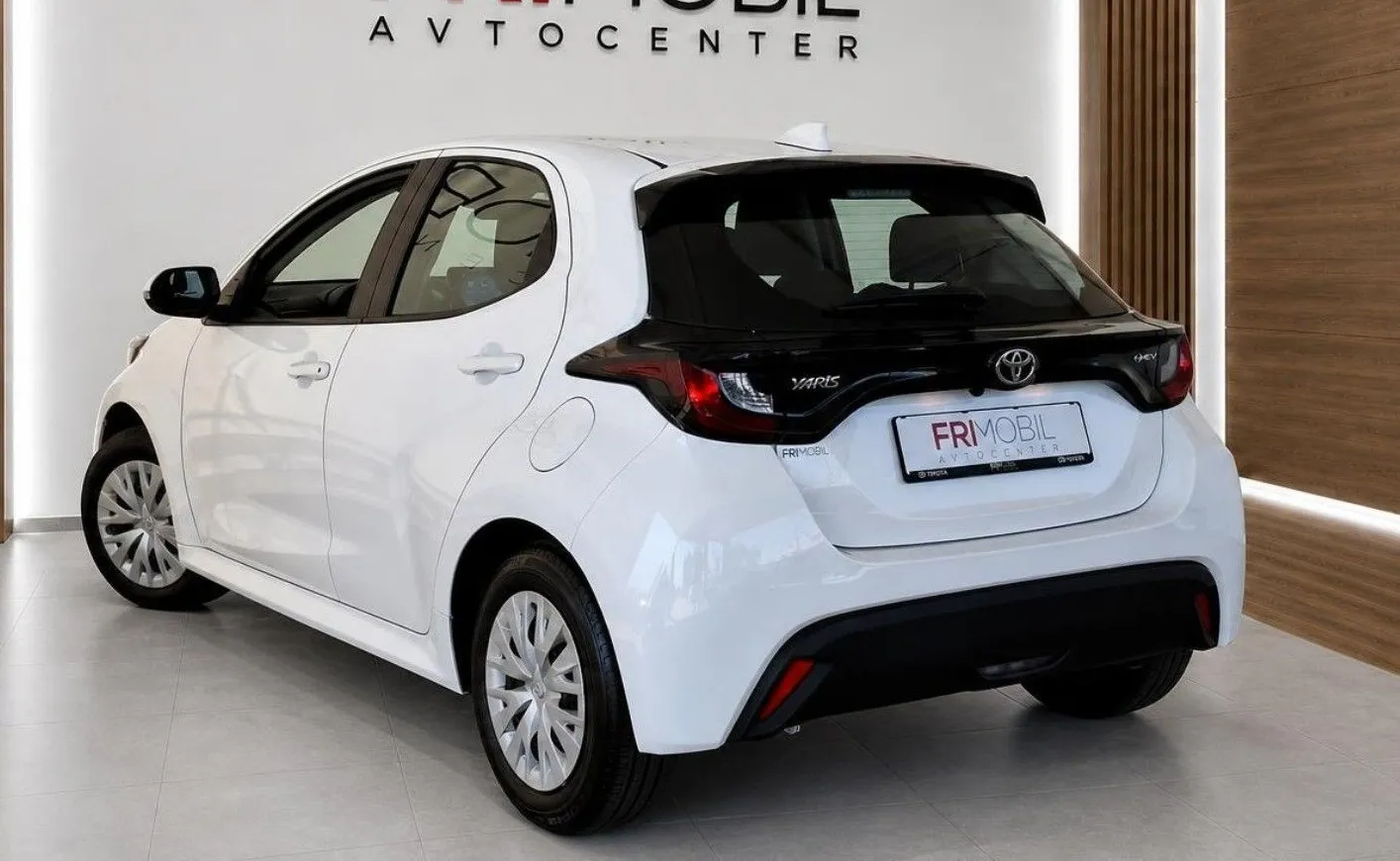 Zunanja slika - Toyota Yaris - Hybrid 1.5 VVT-i Luna •Slovensko vozilo•1.lastnik• - 4