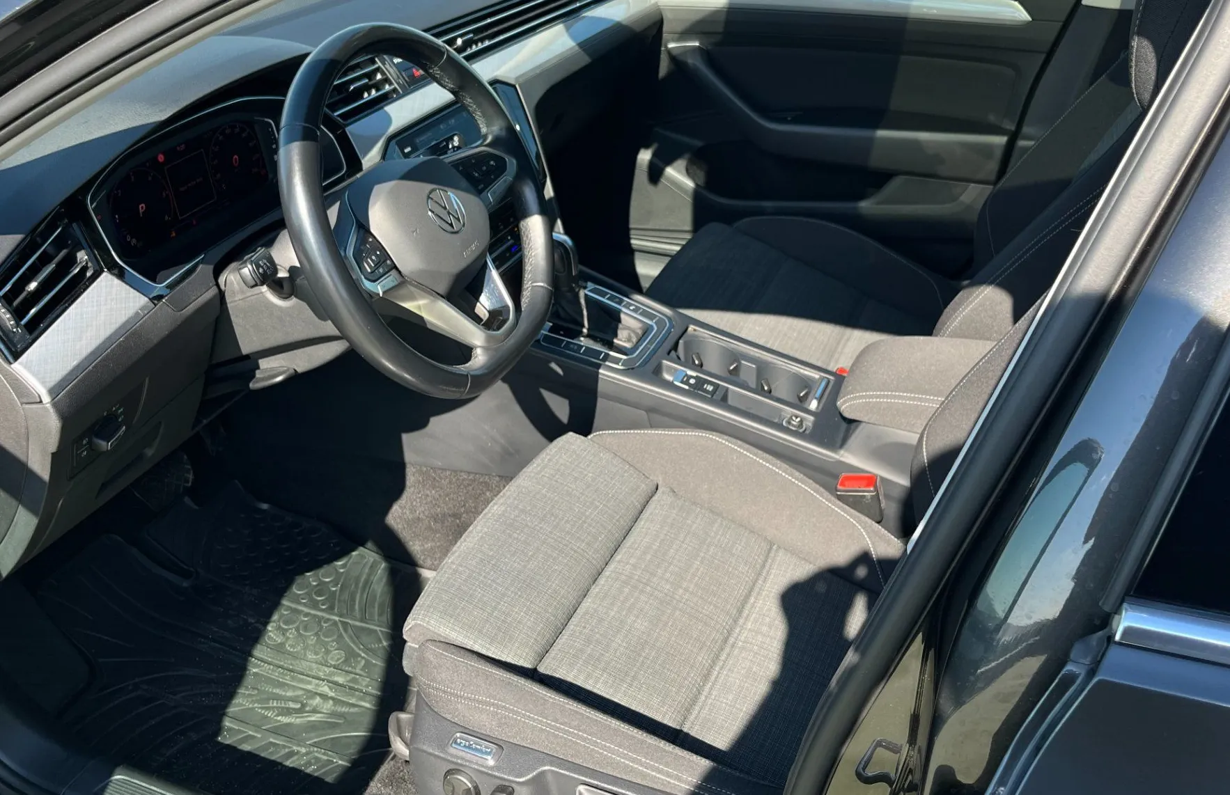 Zunanja slika - VW Passat - Variant 2.0 TDI BMT DSG. VZR KAM. PANO. ACC. 2X PDC. LED - 12