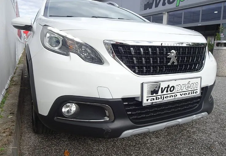 Zunanja slika - Peugeot 2008 - 1.5 BlueHDI SS 100 Allure FINANCIRANJE BREZ POLOGA - 2