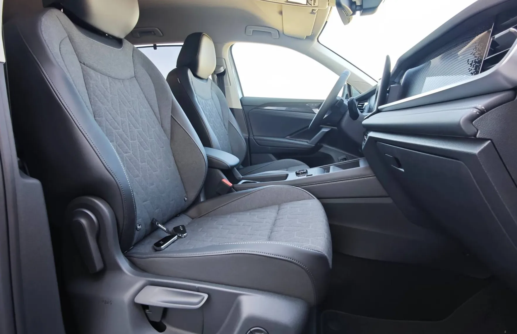 Zunanja slika - Volkswagen Tayron - 1.5 eTSI DSG 4ALL 110kW 7 sedežev |KOT NOV| - 11