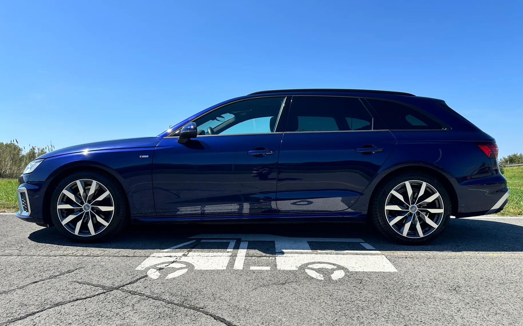 Zunanja slika - Audi A4 - Avant 35 TDI 2xS-LINE VIRTUAL-MATRIX-PANO-KAM-KLJUKA-B&O - 6