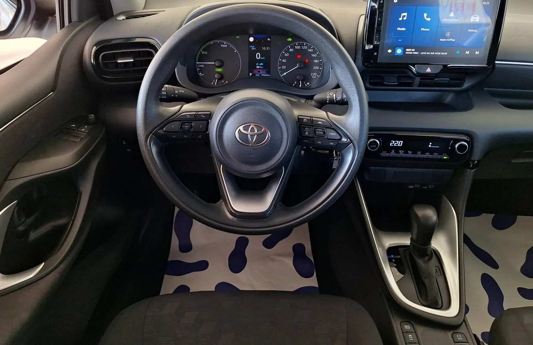 Zunanja slika - Toyota Yaris - Hybrid 1.5 VVT-i Luna •Slovensko vozilo•1.lastnik• - 11