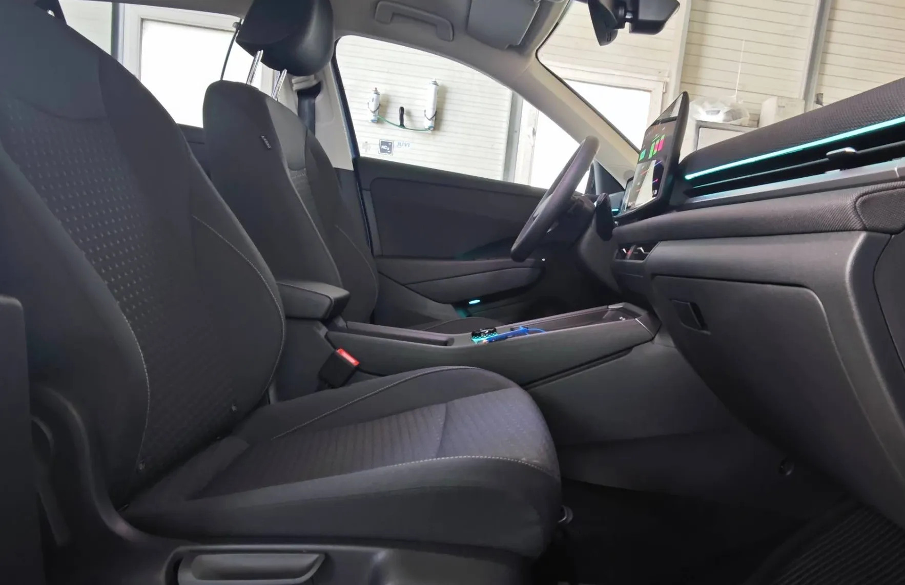 Zunanja slika - Volkswagen T-Roc - 1.5 eTSI Life DSG 110  150  ||OGROMNO OPREME||... - 11