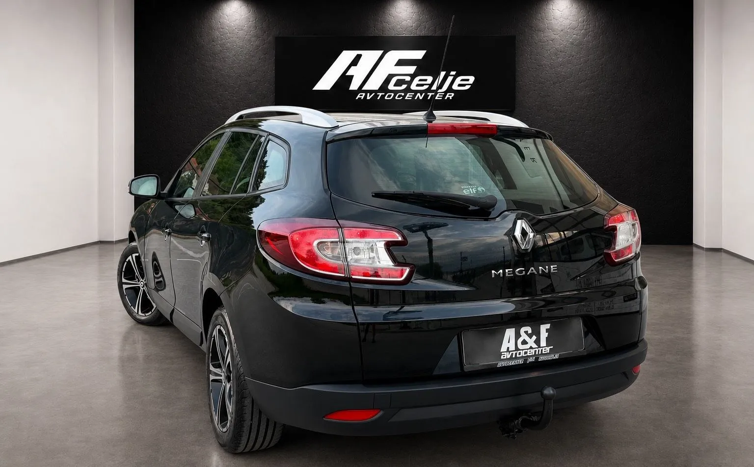 Notranja slika - Renault Megane - 1.6 16V-200.000km-KREDIT BREZ POLOGA-ODLIČEN-... - 7