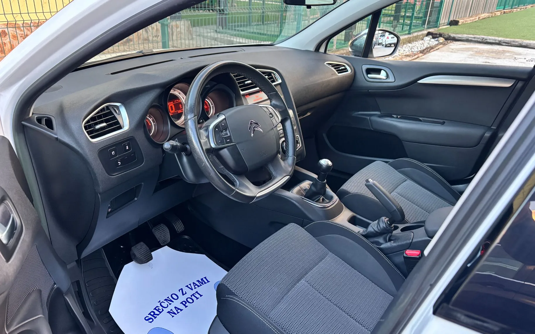 Zunanja slika - Citroën C4 - 1,6 HDi Furio - 8