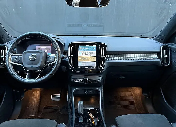 Zunanja slika - Volvo XC40 - BEV AWD R-DESIGN - 7