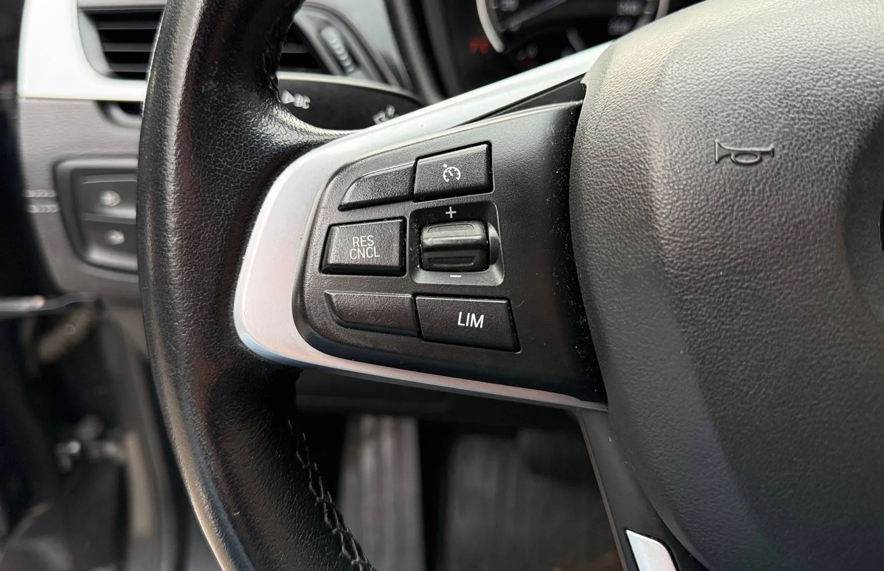 Zunanja slika - BMW X1 - serija : sDrive18i XLINE FULL LED PDC NAVI TEMPOMAT TOP - 18