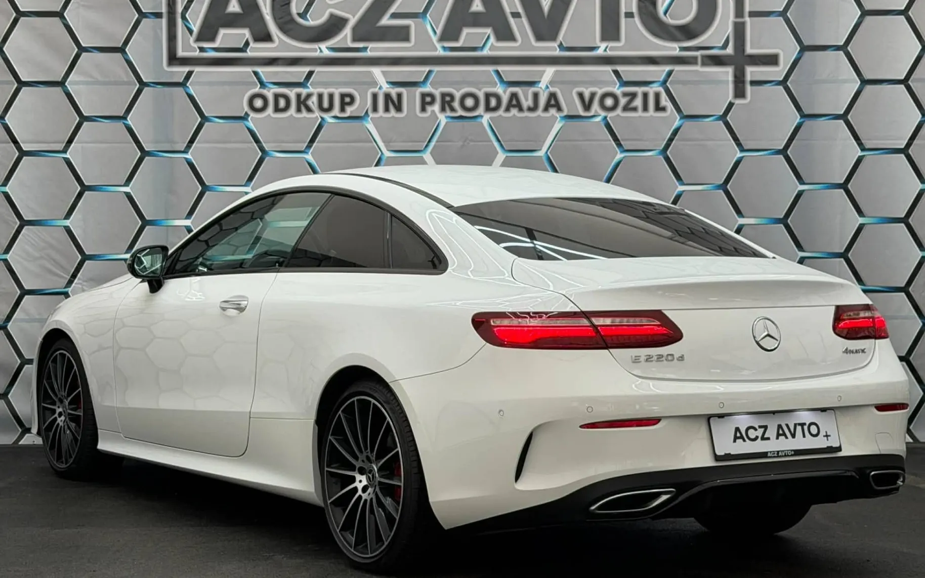 Zunanja slika - Mercedes-Benz E-Razred - E 220D•4 MATIC•AMG PAKET•VIRTUAL•SOFT CLOSE•ACC• - 6