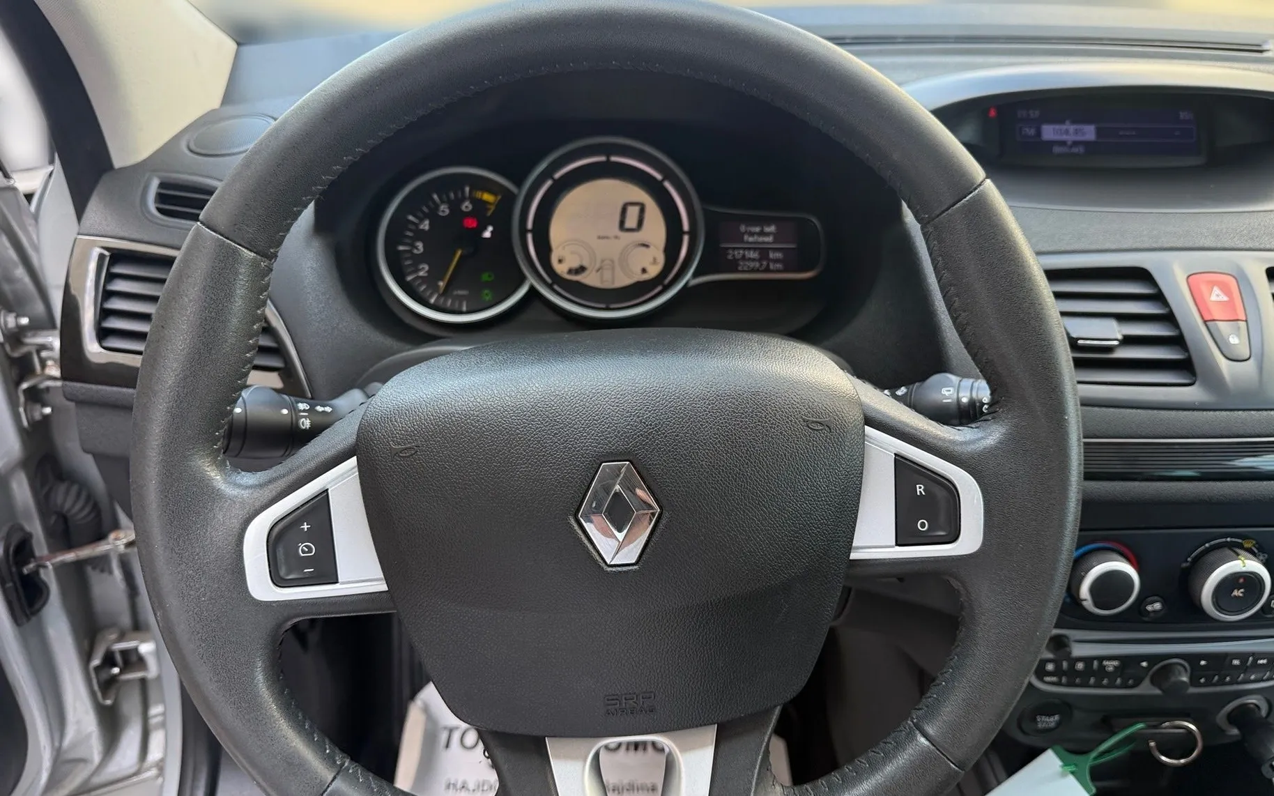 Zunanja slika - Renault Mégane - Megane 1.6 16V SLOVENSKO VOZILO REDNO SERVISIRANO TOP - 15