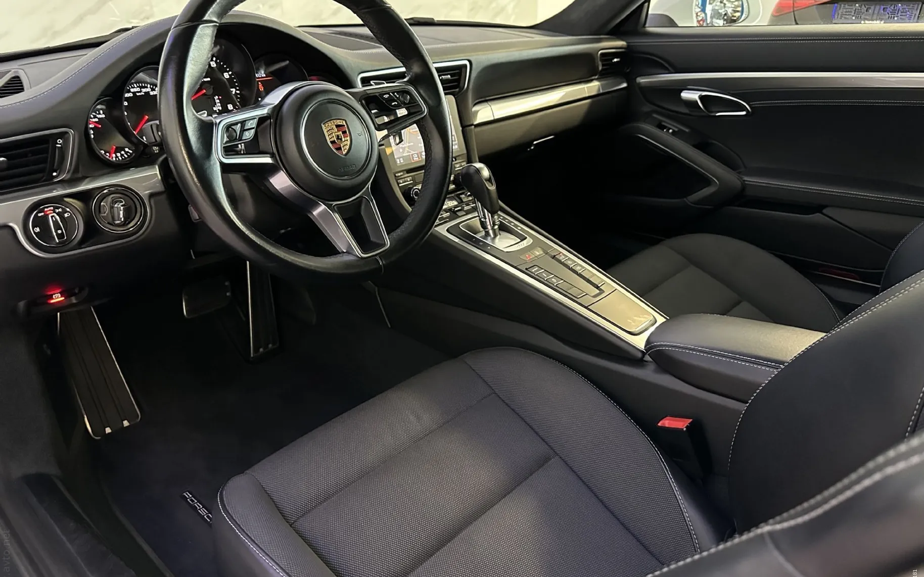 Notranja slika - Porsche 911 - 3.0 CARRERA COUPE - 7