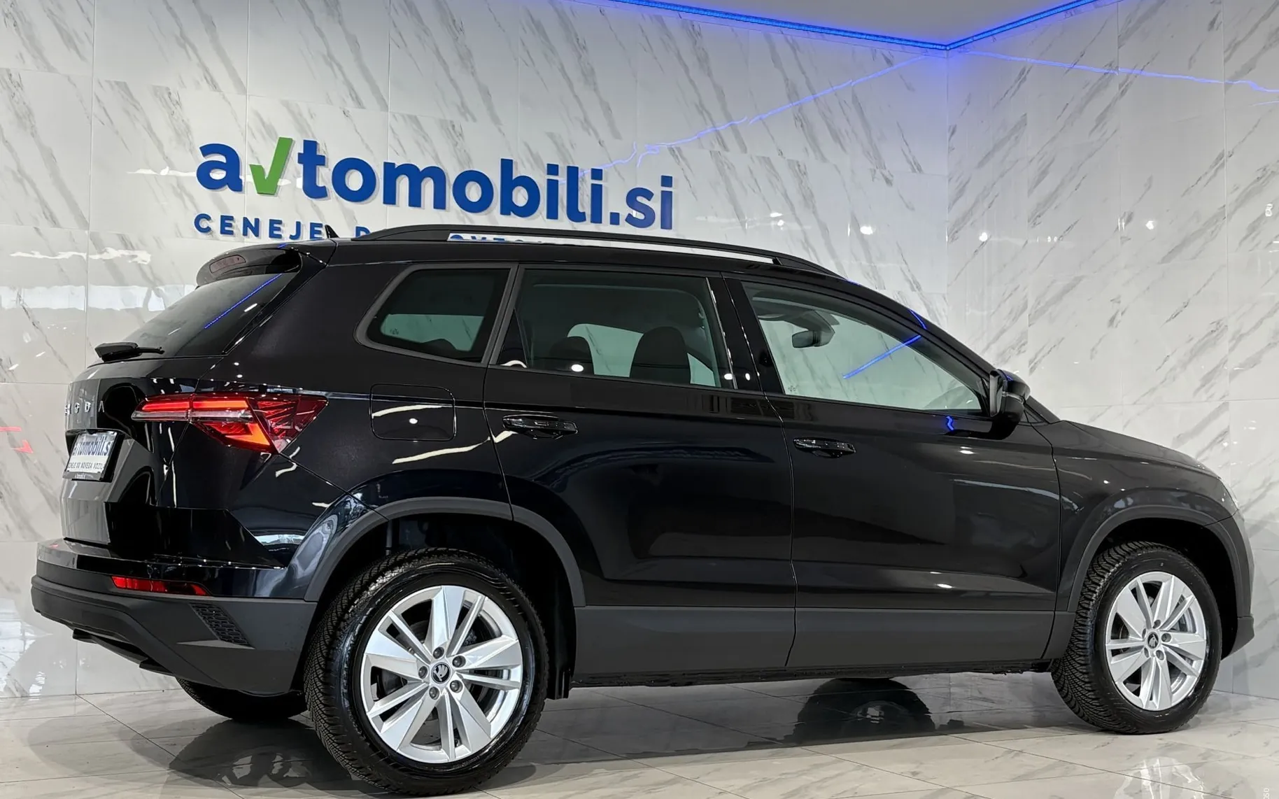 Zunanja slika - Škoda Karoq - 2.0 TDI Edition|ACC|Kamera|Gretje|Navi|PDC|... - 5