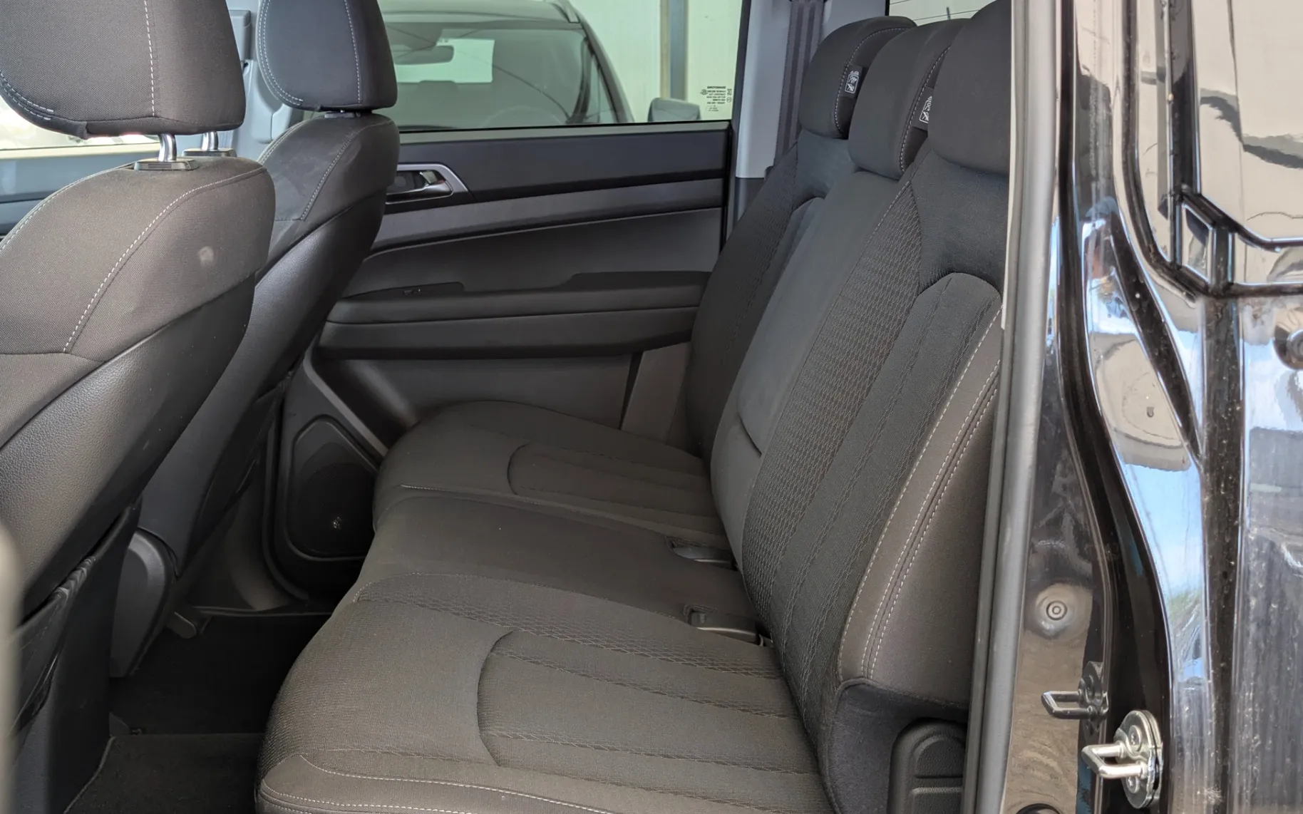 Zunanja slika - SsangYong Musso - Grand 2.2 XDi Venture+ 4WD MT - 8
