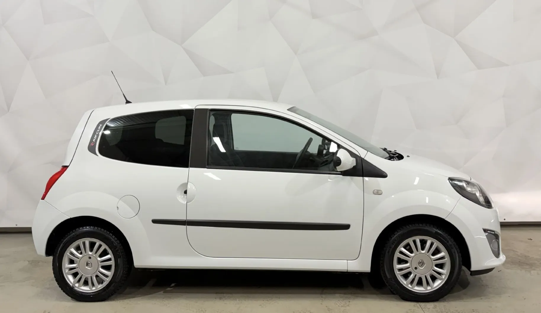 Zunanja slika - Renault Twingo - Rip Curl 1.2-KLIMA-SLOVENSKI-SERV4SNA-KNJ-TRAJNIK - 4