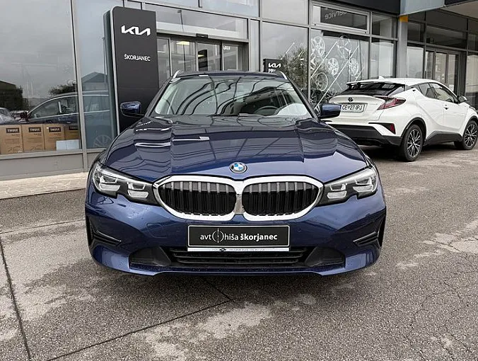 Zunanja slika - BMW Serija 3 - Touring: 318d Touring LED -KAMERA -VIRTUAL -NAVI -USNJE - 2