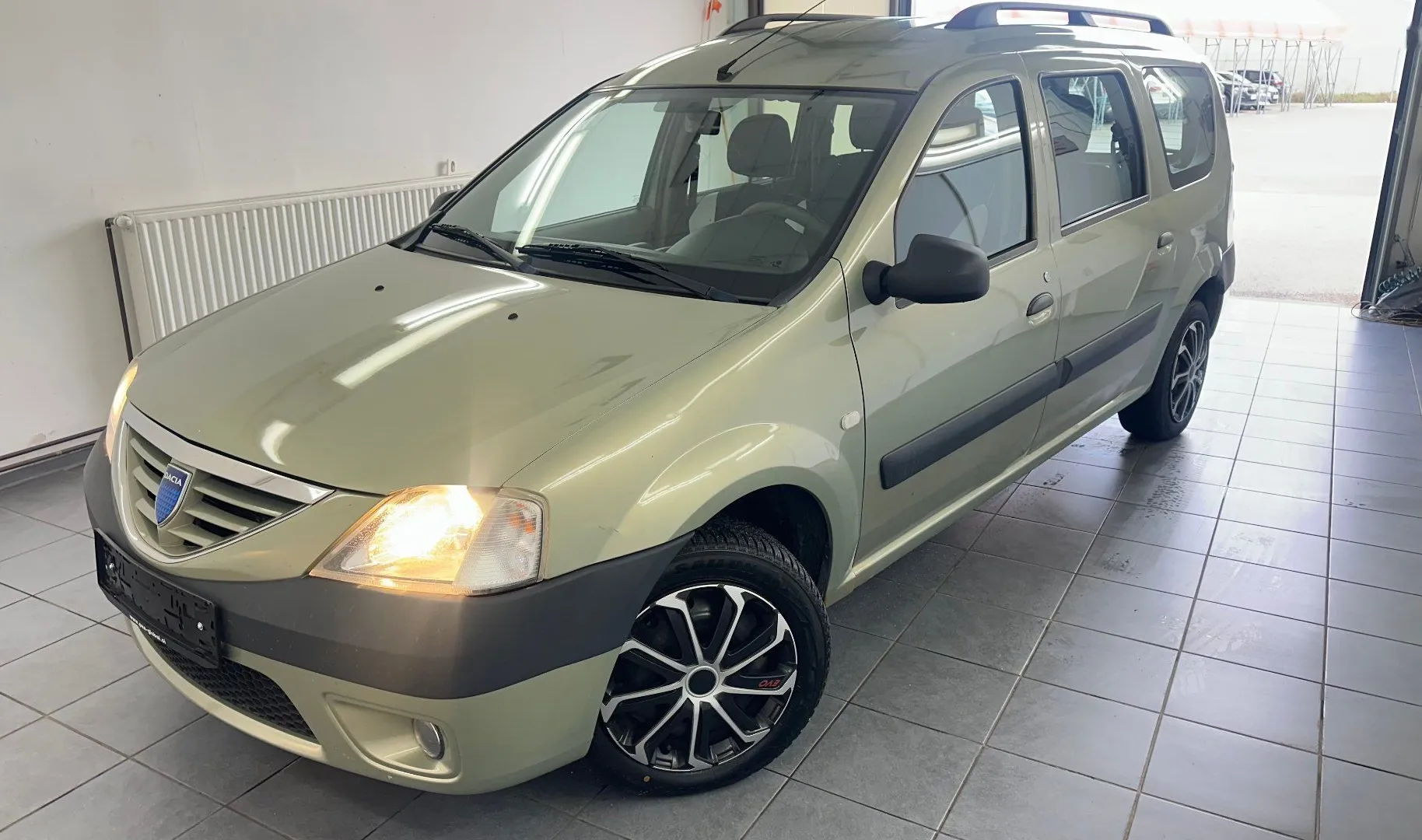 Zunanja slika - Dacia Logan - MCV Ambiance 1.6.KLJUKA.SLOVENSKI - 1