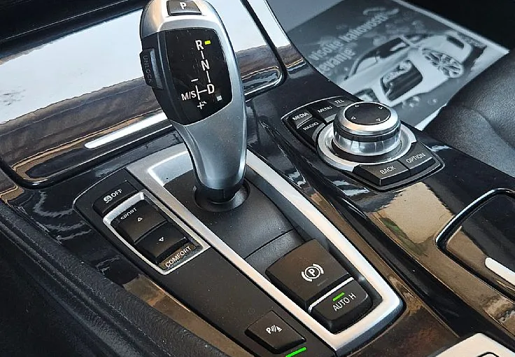 Zunanja slika - BMW Serija 5 - Touring: °LUXURY LINE° 518d 150ks AUTOMATIC °NAVIGACIJA° - 10