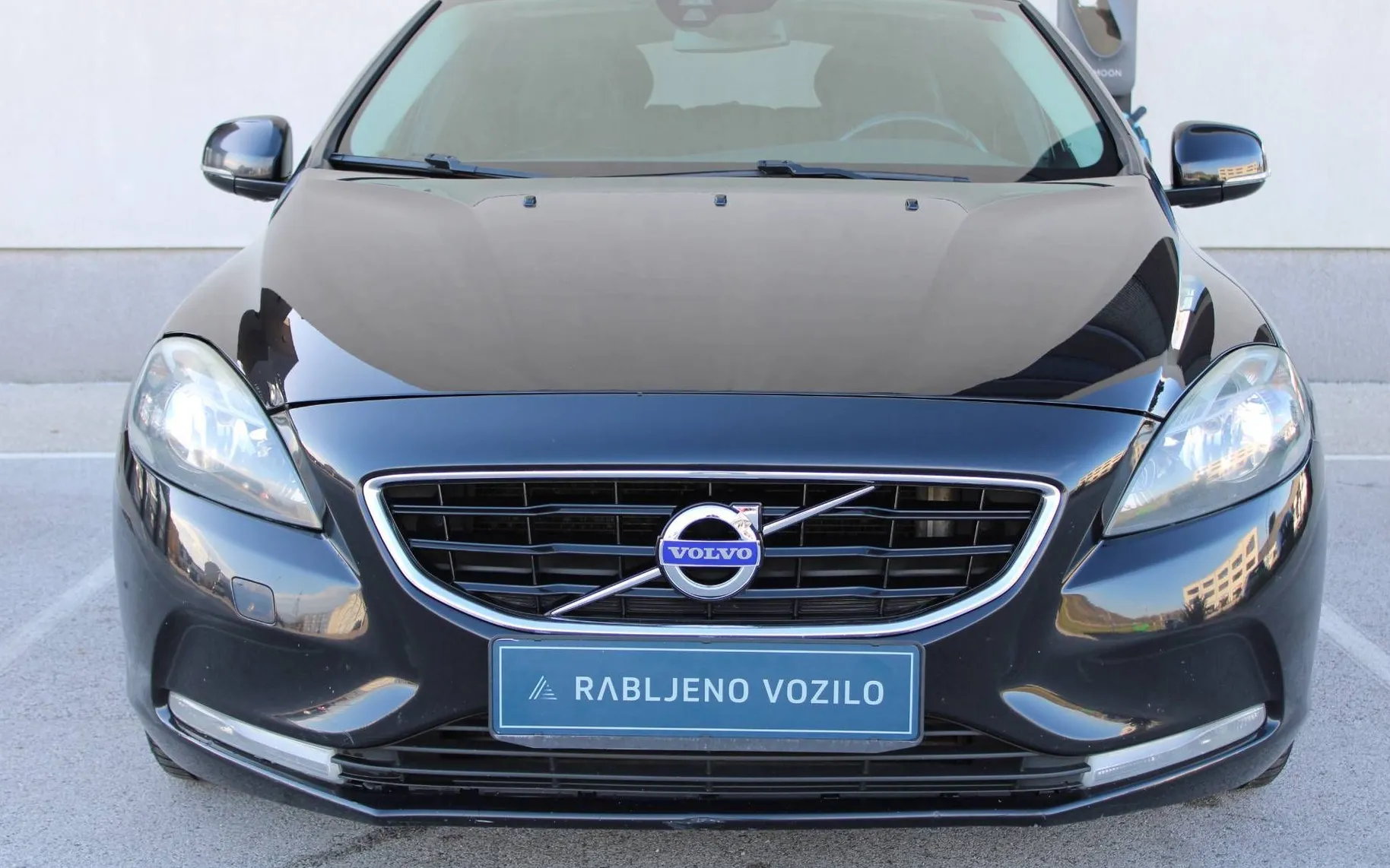 Zunanja slika - Volvo V40 - D2 Momentum PANO KAMERA NAVI PDC AVTO.KLIMA... - 2